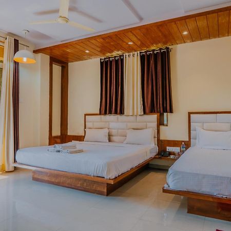 Hotel Oakwood 马哈巴莱斯赫瓦尔 外观 照片