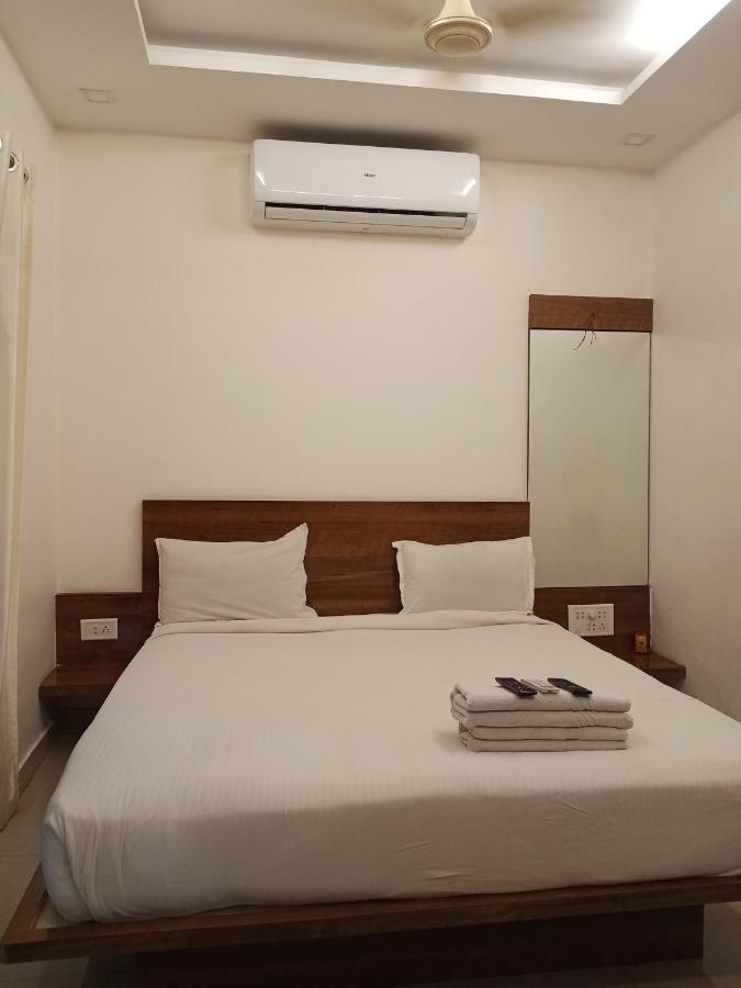 Hotel Oakwood 马哈巴莱斯赫瓦尔 外观 照片