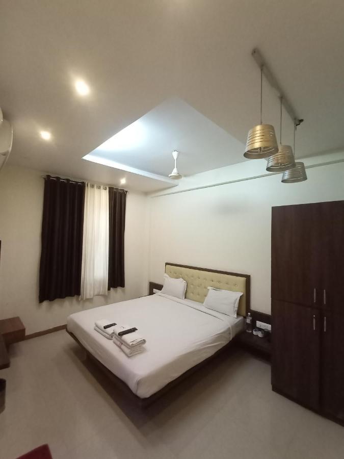 Hotel Oakwood 马哈巴莱斯赫瓦尔 外观 照片