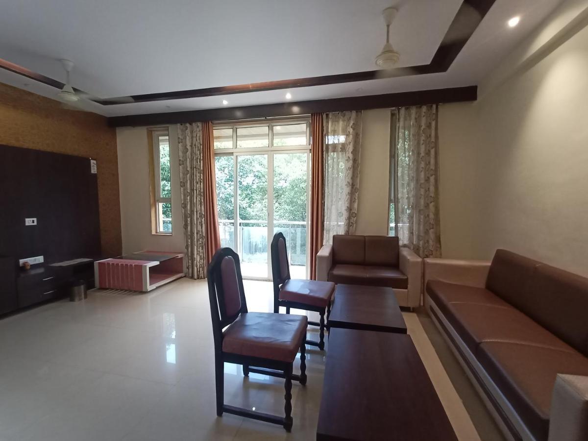 Hotel Oakwood 马哈巴莱斯赫瓦尔 外观 照片