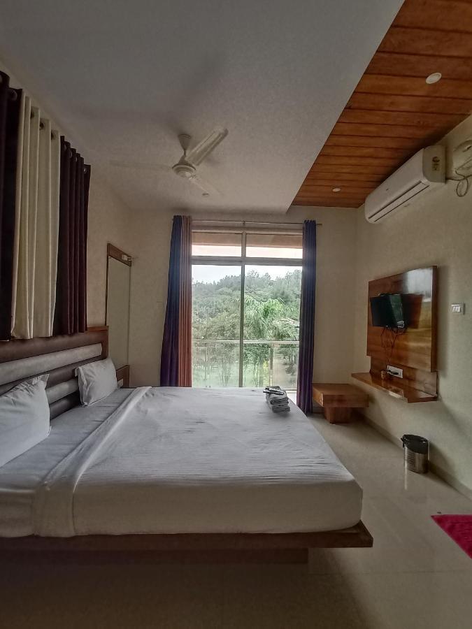 Hotel Oakwood 马哈巴莱斯赫瓦尔 外观 照片