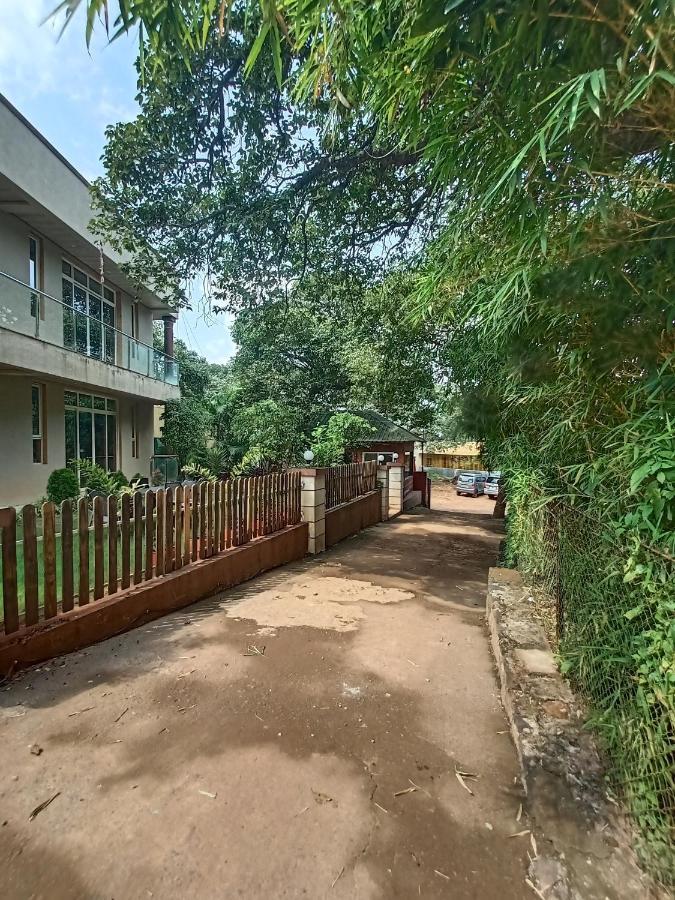 Hotel Oakwood 马哈巴莱斯赫瓦尔 外观 照片