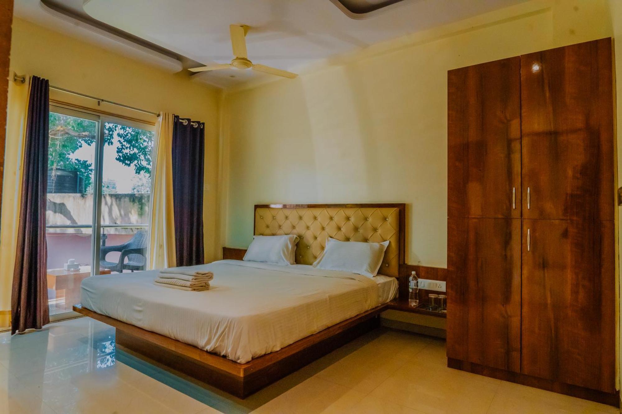 Hotel Oakwood 马哈巴莱斯赫瓦尔 外观 照片