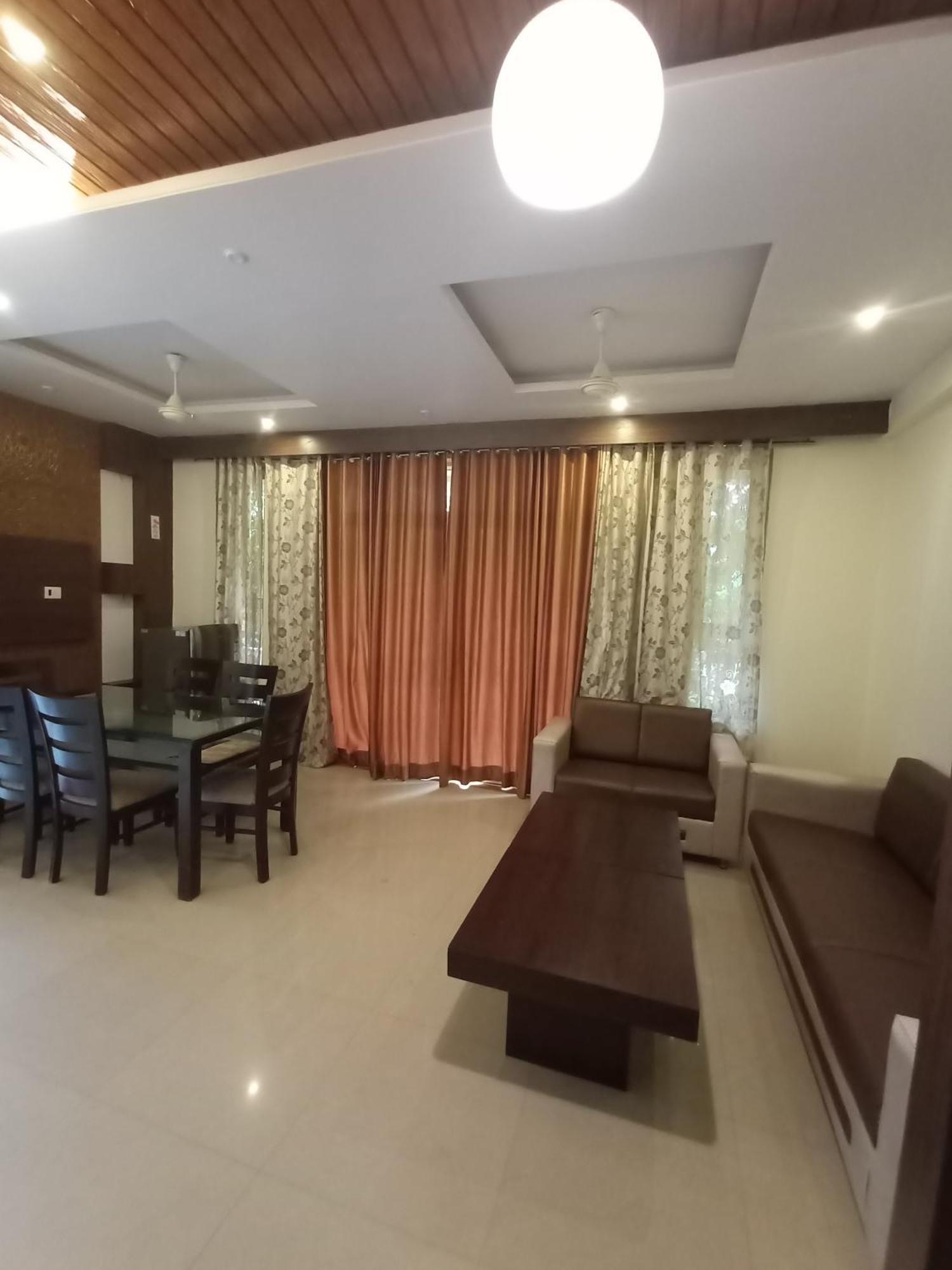 Hotel Oakwood 马哈巴莱斯赫瓦尔 外观 照片